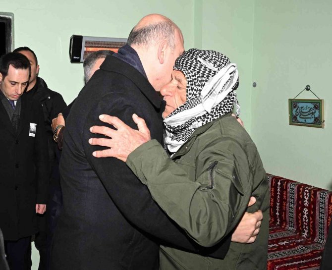 Bakan Soylu’dan Şehit Korucu Nimet Encu’nun Ailesine Taziye Ziyareti