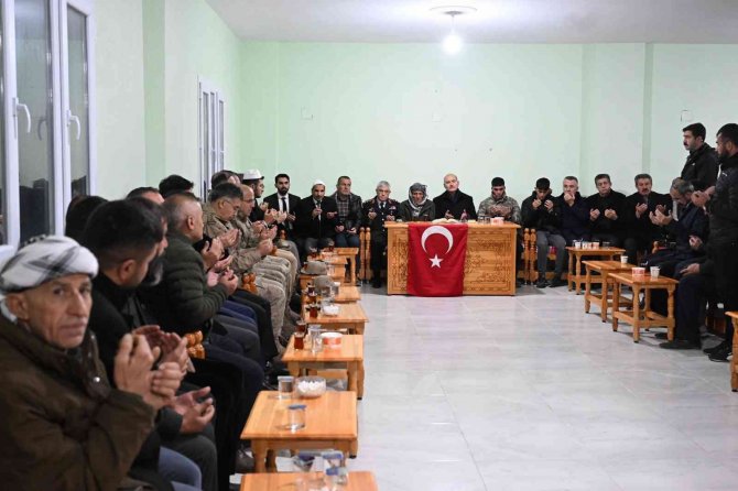 Bakan Soylu’dan Şehit Korucu Nimet Encu’nun Ailesine Taziye Ziyareti