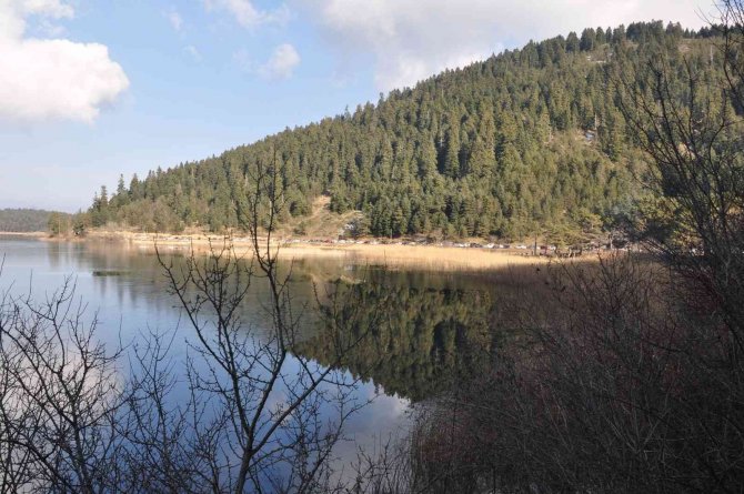 Abant Tabiat Parkı’nda Yarıyıl Tatili Yoğunluğu