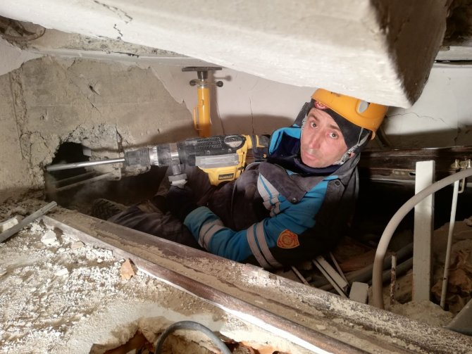 Elazığ Depreminin Simgesi Azize’nin Gerçek Kahramanı Ortaya Çıktı