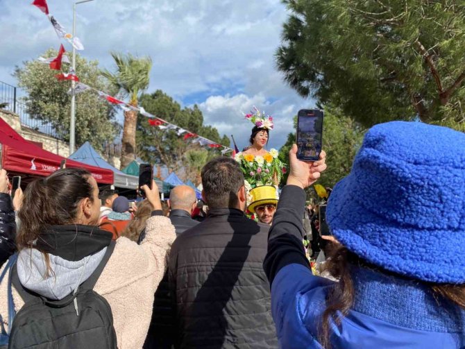 Kokuyu Duyan Karaburun’a Akın Etti