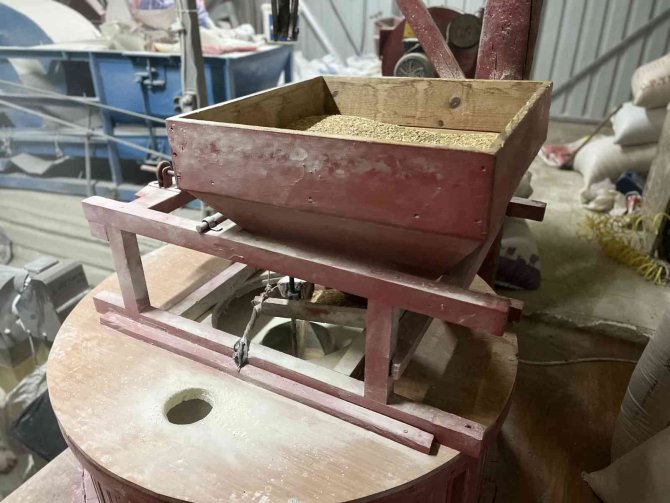 12 Bin Yıllık Siyez Taş Değirmende Una Dönüştürülüyor, Ülkenin Dört Bir Yanında Damakları Tatlandırıyor