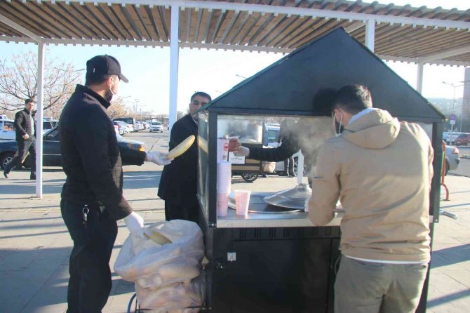 Türkiye’de 33 İlden Büyük Kayapınar İlçesinden İhtiyaç Sahibi Vatandaşlarına Destek Paketleri