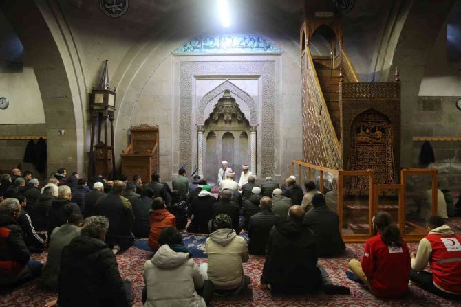 Başkan Büyükkılıç’tan İ̇sveç’e Kınama