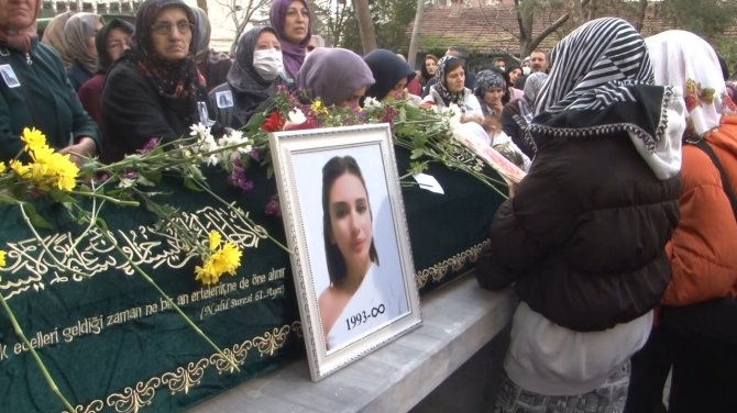 Malta’da Canice Öldürülen Pelin Kaya Son Yolculuğuna Uğurlandı