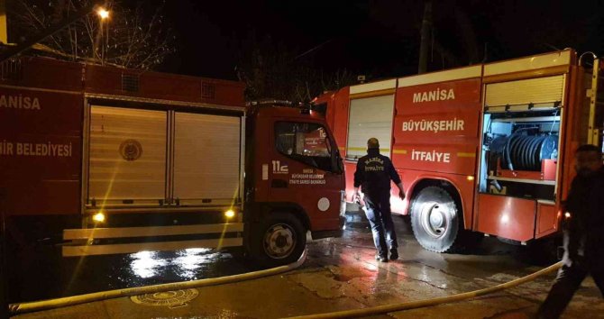 Alaşehir’deki Ev Yangını Korkuttu