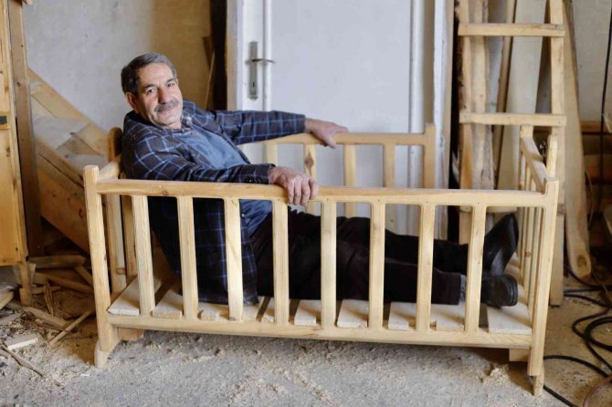 Eskiyi Yeniye Uyduran Marangoz Yıllara Meydan Okuyor