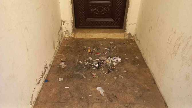 Mardinlilerden 8 Milyon Liraya Restore Edilen Tarihi Camideki Avlunun Ve Tuvaletin Pis Haline Tepki