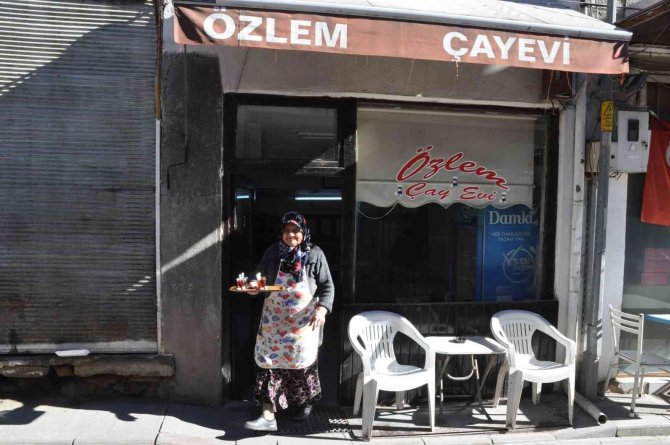 "Sakin Şehir" Ünvanlı İlçede Çayın Tadı Ayşe Teyzeden Soruluyor