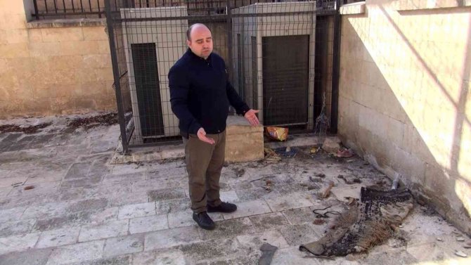 Mardinlilerden 8 Milyon Liraya Restore Edilen Tarihi Camideki Avlunun Ve Tuvaletin Pis Haline Tepki