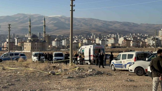 Kayıp Olan Yaşlı Adamın Cansız Bedeni Boş Arazide Bulundu