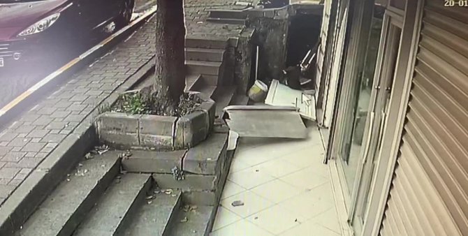 Yokuş Aşağı İndikleri Bisikletle Kaza Yaptılar: 2 Çocuk Yaralandı