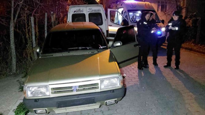 Müzik Sesine Giden Polis, Aracın İçinde 19 Yaşındaki Genci Vurulmuş Halde Ölü Buldu