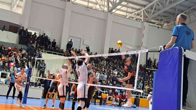 Efeler Ligi: Türşad: 0 - Ziraat Bankkart: 3