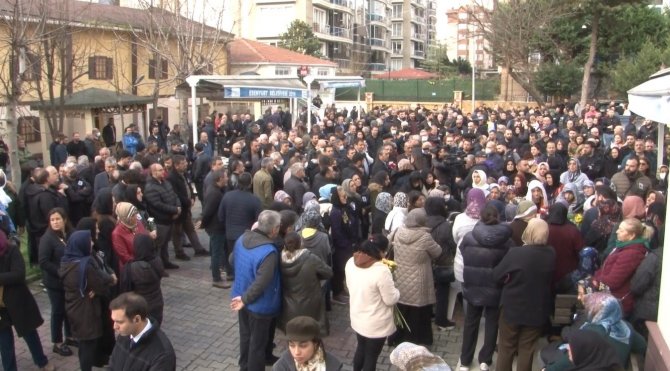 Malta’da Canice Öldürülen Pelin Kaya Son Yolculuğuna Uğurlandı