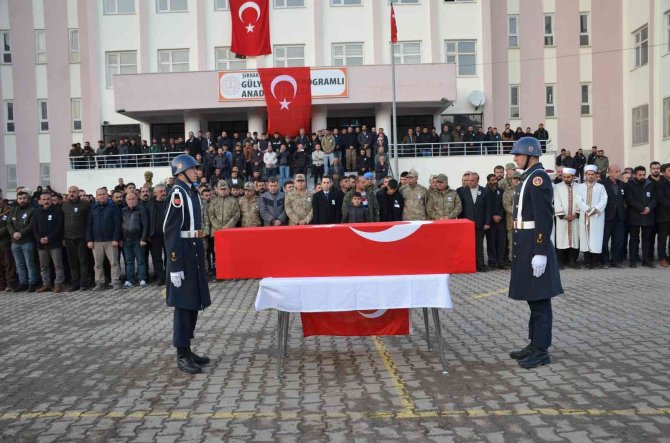 Şırnak’ta Çatışmada Şehit Olan Güvenlik Korucusu Son Yolculuğuna Uğurlandı
