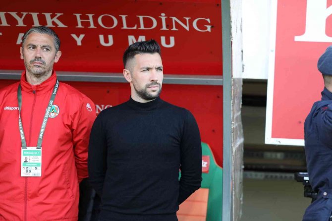 Spor Toto Süper Lig: Alanyaspor: 1 Fatih Karagümrük:0 (İ̇lk Yarı)