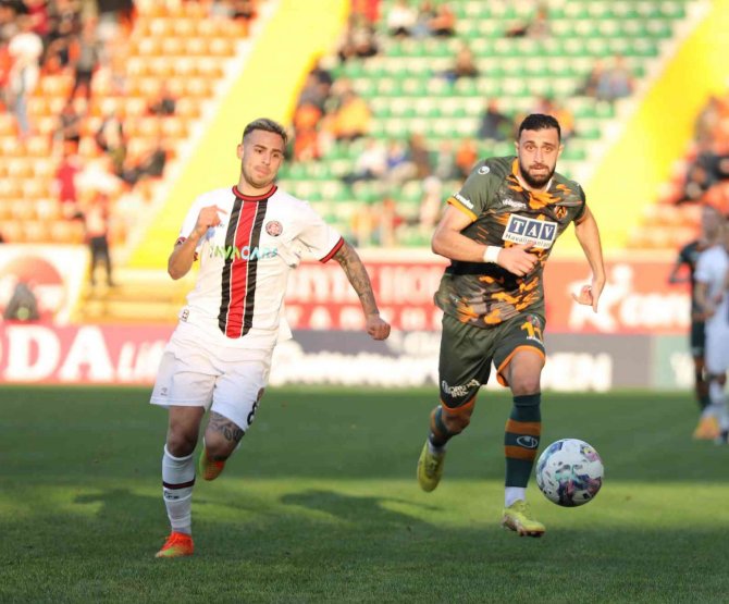 Spor Toto Süper Lig: Alanyaspor: 2 - Fatih Karagümrük: 2 (Maç Sonucu)