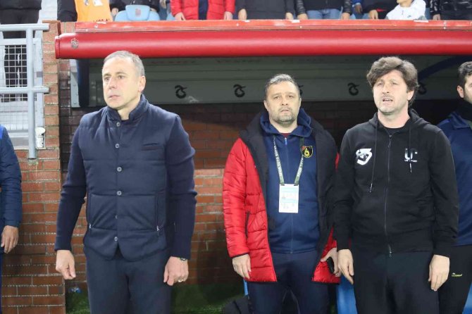 Spor Toto Süper Lig: Trabzonspor: 1 - İ̇stanbulspor: 0 (İ̇lk Yarı)