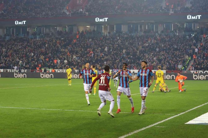 Spor Toto Süper Lig: Trabzonspor: 4 - İ̇stanbulspor: 0 (Maç Sonucu)