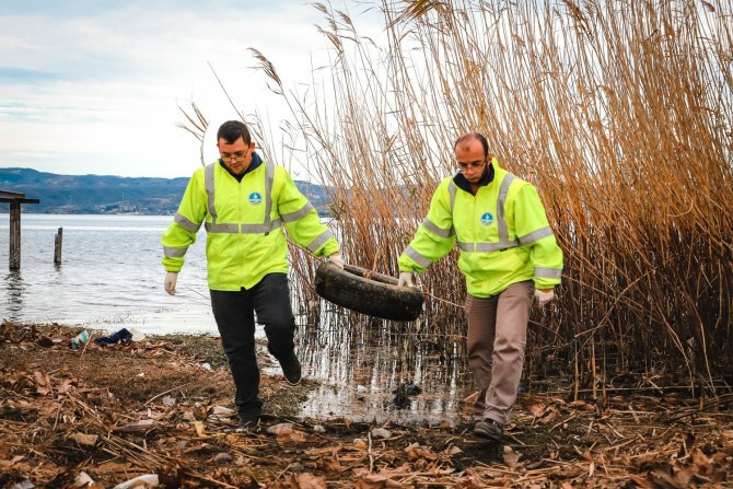 Su Seviyesi Gerileyen Sapanca Gölü’nden Bakın Neler Çıktı