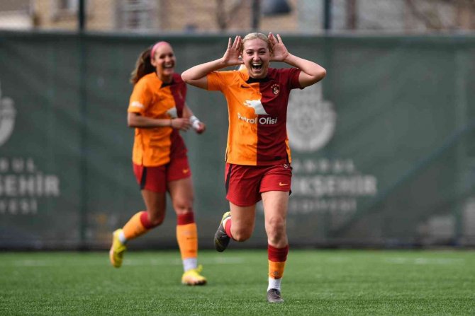 Turkcell Kadın Futbol Süper Ligi: Ataşehir Belediyespor: 0 - Galatasaray: 9