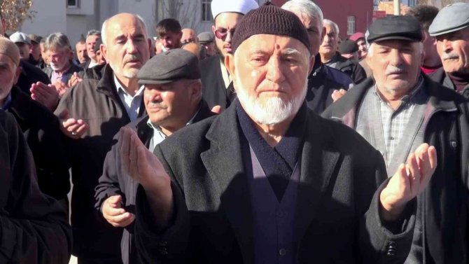 Yozgat’ta Kar Ve Yağmur Duasına Çıkıldı