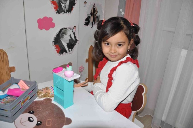 Okuma Yazma Bilmiyor Ama İ̇stiklal Marşı’nın 10 Kıtasını Ezbere Okuyor