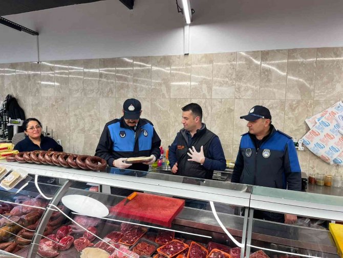 Altınova’da Et Ve Tavuk Reyonlarına Denetim