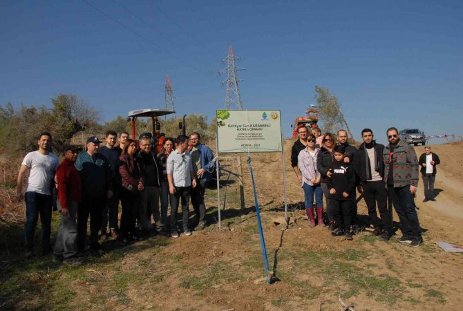 Kazada Kaybettikleri Arkadaşları Anısına Hatıra Ormanı Oluşturdular