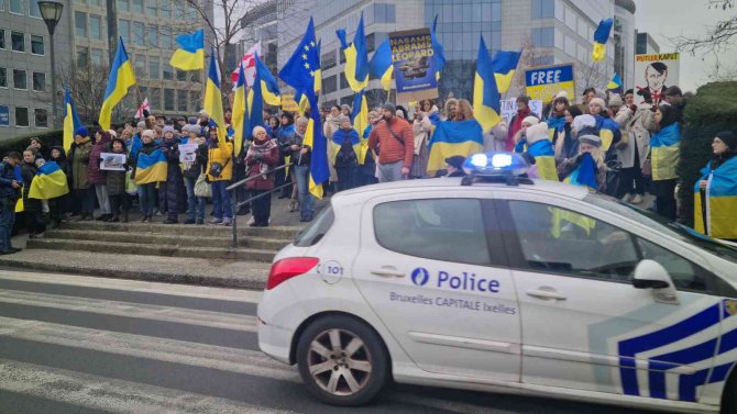 Ukraynalılardan Brüksel’de "Tank" Protestosu