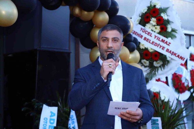 İ̇ş Ve Siyaset Dünyasını Buluşturan Açılış