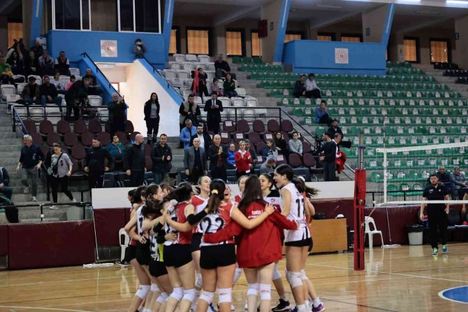 Filenin Prensesleri Rakiplerine Göz Açtırmıyor