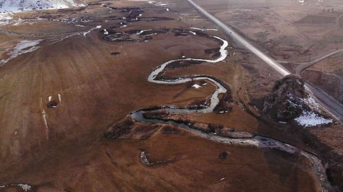 Güzeldere Mendereslerinde Tehlike Çanları Çalıyor