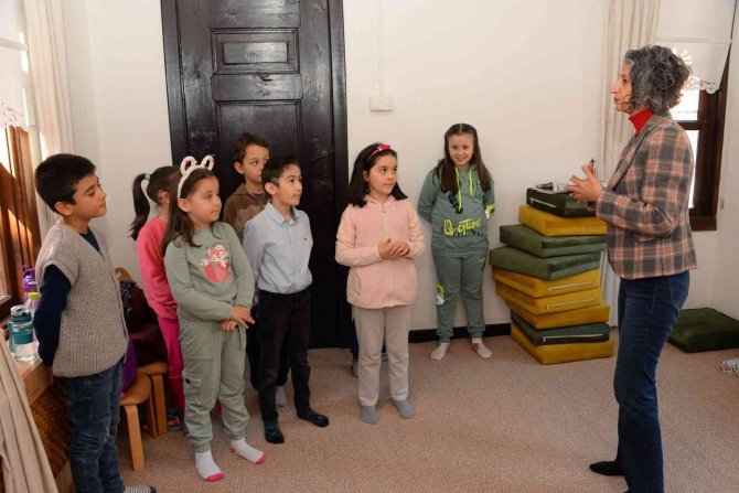Bozüyük Belediyesi Sanatevi Sömestir Atölyeleri "P4c" Eğitimi İle Başladı