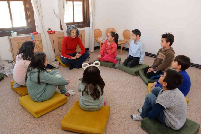 Bozüyük Belediyesi Sanatevi Sömestir Atölyeleri "P4c" Eğitimi İle Başladı