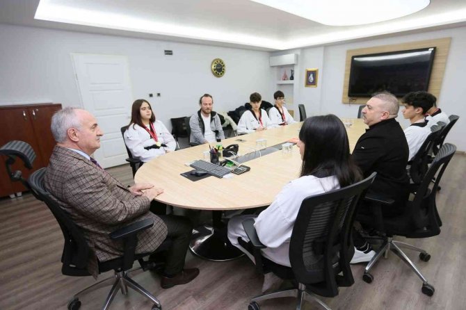 Başarılı Sporcular Ödüllendirildi