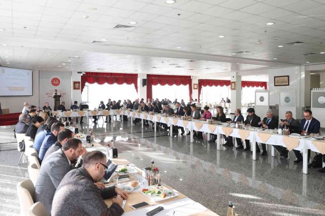 Diyanet İ̇şleri Başkanı Erbaş: “Kur’an-ı Kerim Saldırısına Karşı Tepki Gösterilmesi İnsanlık Vazifesidir”