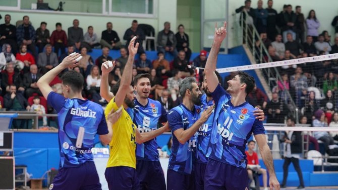 Efeler Ligi: Develi Belediyespor: 0-fenerbahçe: 3