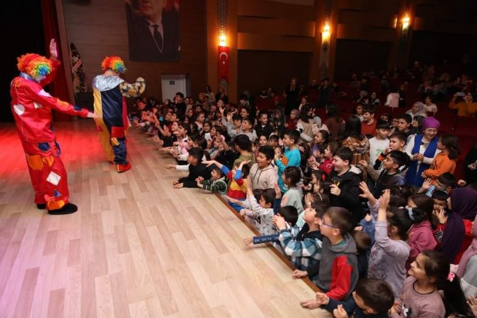 Suluova Belediyesi’nden Karne Şenliği