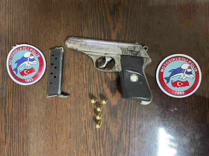 Van’da 16 Kişi Tutuklandı