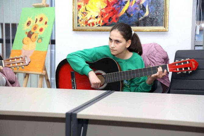 Gürsu’nun Çocuklarına Ücretsiz Kurs Desteği