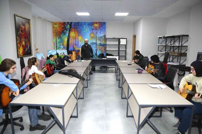 Gürsu’nun Çocuklarına Ücretsiz Kurs Desteği