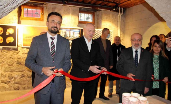 Doğa, Bilim Ve Kültür Temalı Sergi Açıldı