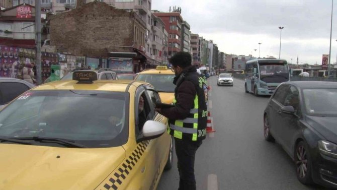 Kadıköy’de Dron Destekli Denetim: Kaçan Taksiciye Ceza Kesildi