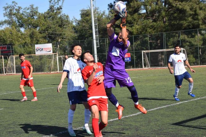 İ̇stiklalspor, 10. Galibiyetini Akkonakspor’a Karşı Aldı