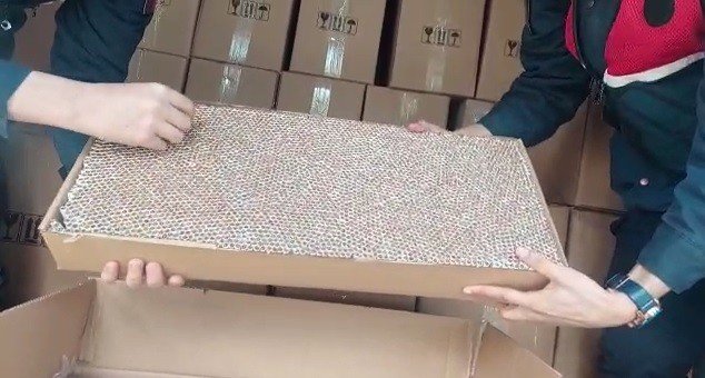 İ̇zmir’de 2 Milyon Doldurulmuş Makaron Ele Geçirildi