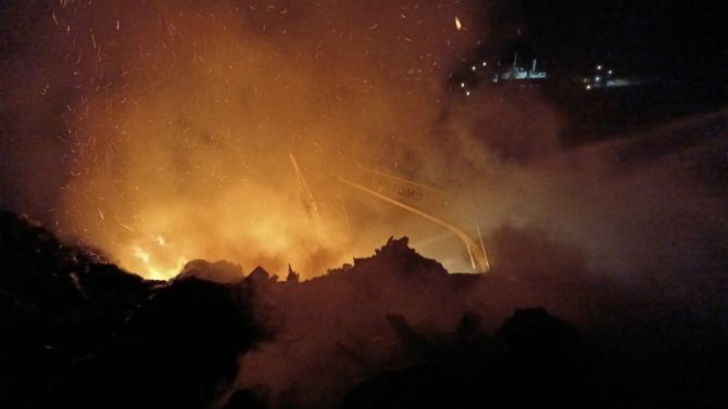 Yalova’da Katı Atık Depolama Tesisi Yangını