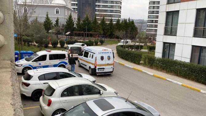 Anne, Tartıştığı Oğlunu Tabancayla Korkutmak İsterken Yaraladı