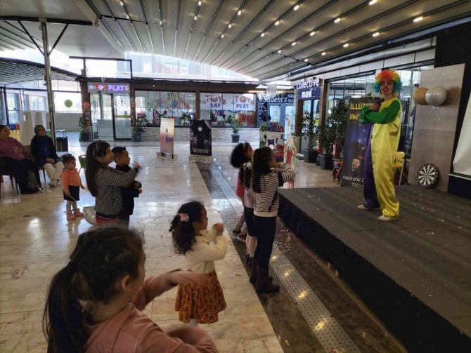 Köyceğiz’de Çocuklar Kendileri İçin Düzenlenen Etkinlikte Eğlendi